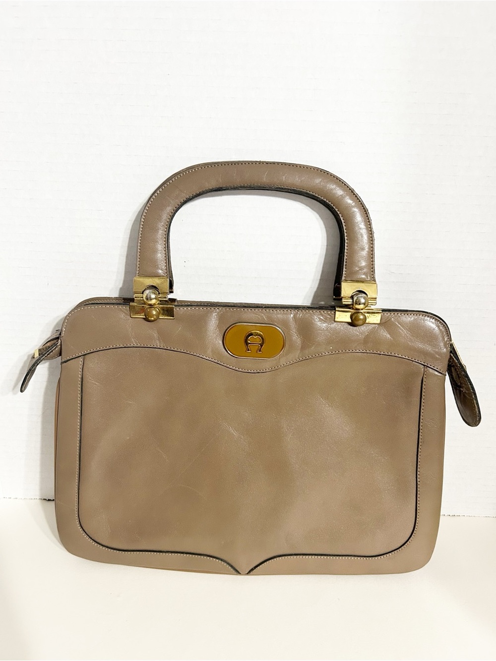 Vintage Etienne Aigner Beige Leather Satchel Handbag Gold Hardware Structured